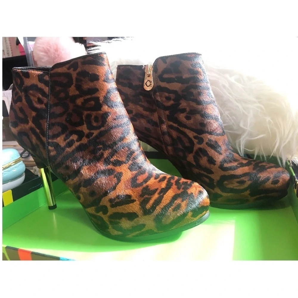 C Wonder Gold Heel Bootie NIB - Picture 2 of 14